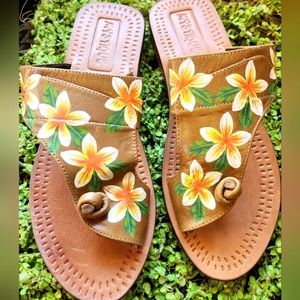 MYSTIQUE Handpainted Festive Flowers Anthro Toe Ring Slip On Leather Sandals 6